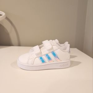 Adidas Grand Court shoes